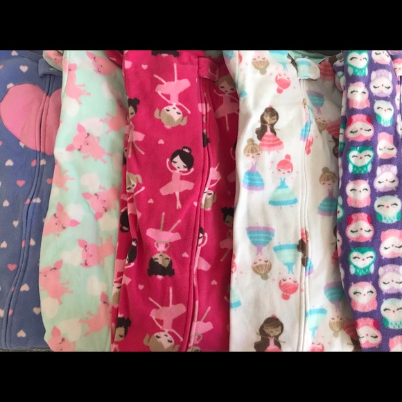 SOLD Like New - Lot of 5T Fleece long sleeve - Picture 2 of 3